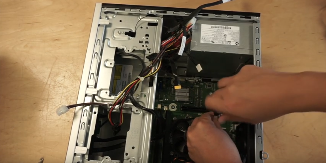 How to replace HP Pavilion 550-150 motherboard - UberGeeks 